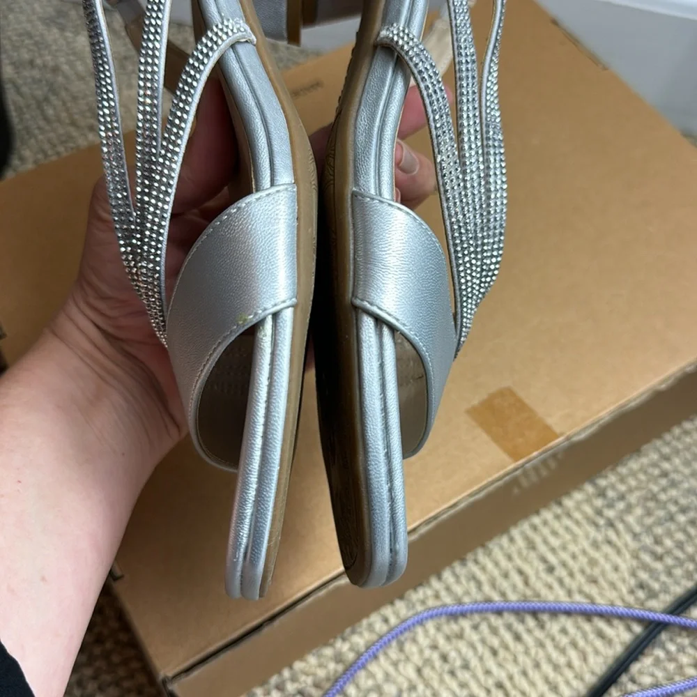NWOT - Lifestride Womens Joy Strappy Sandal, Silver, Size 8.5W - Picture 9 of 16